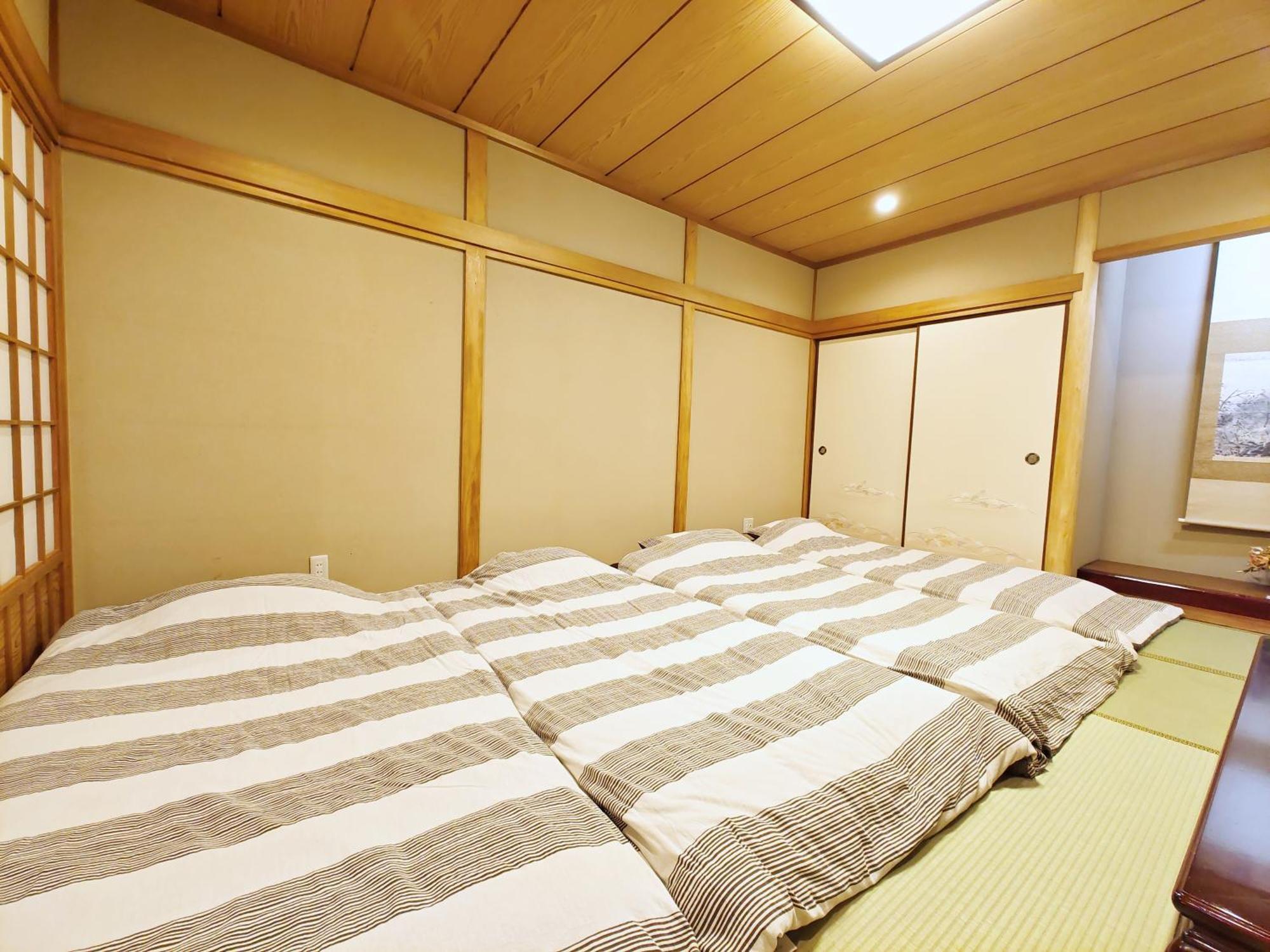 清潔#快適#広々なんば駅徒歩8分#9名宿泊可#Wi-Fiswitch#大画面tv Osaka Exterior photo